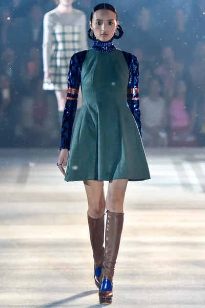 Look 28